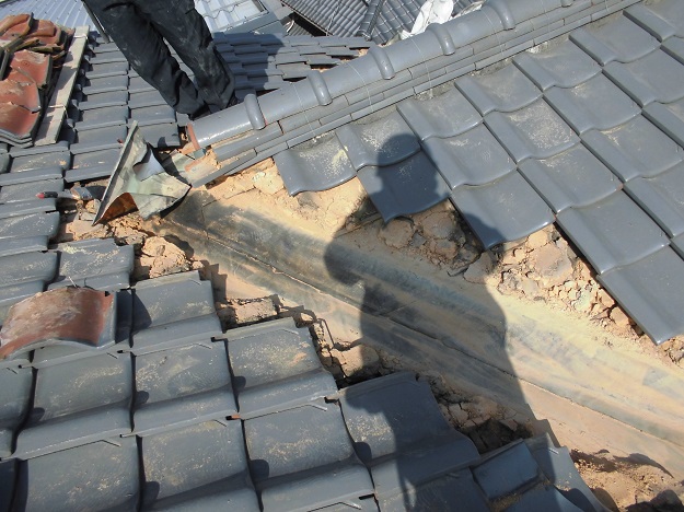 加古川市　谷板金工事　めくった